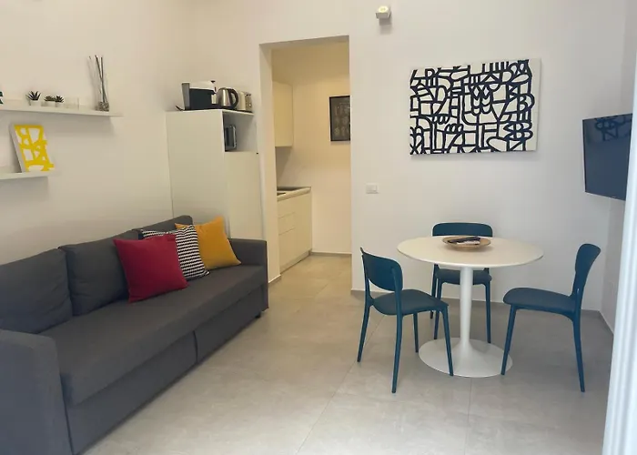 Via Fardella 204
