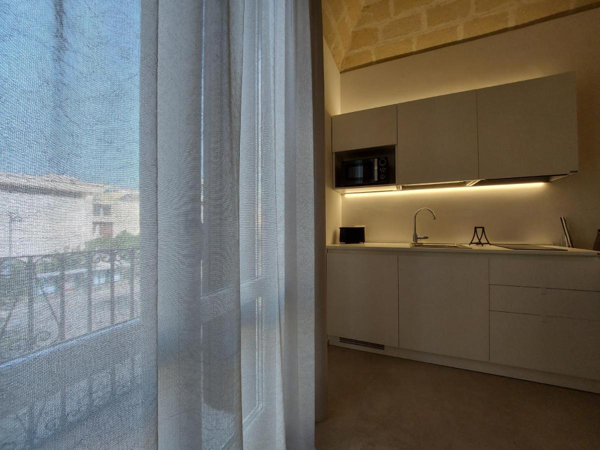 Via Fardella 204 *